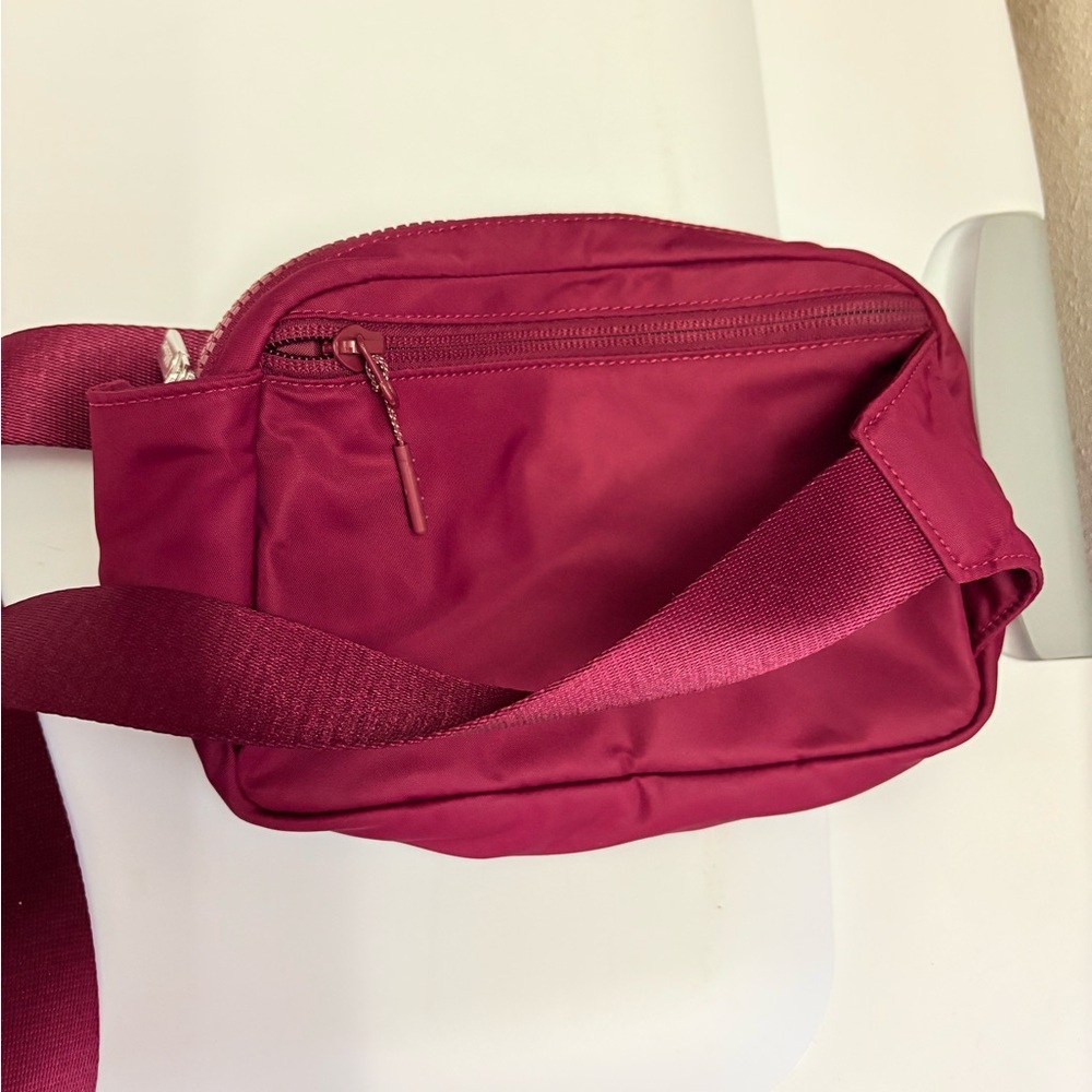 Lululemon wine burgundy  Belt Bag - Picture 2 of 3